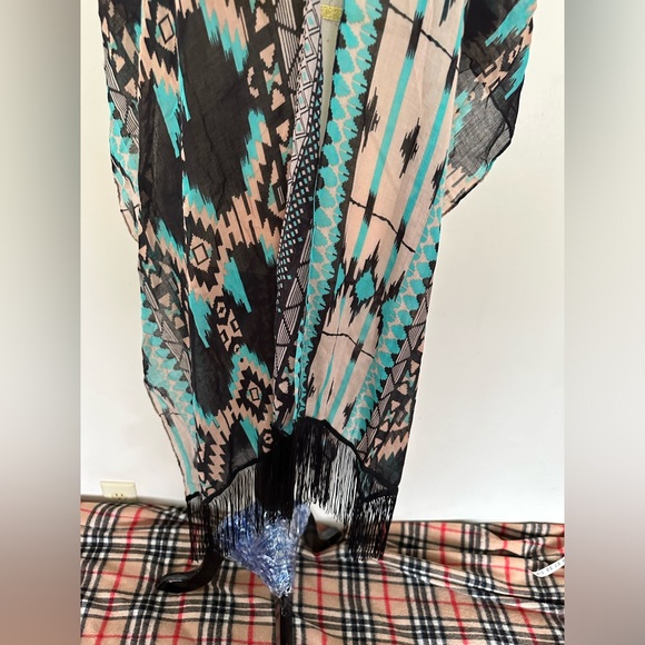 NWT chic boho geometric shawl wrap one size - Picture 5 of 13